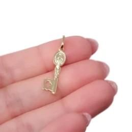 Llave Virgen Milagrosa Colgante Plata Ley 925m chapado oro 22 mm.