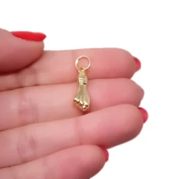 Mano Puño Higa Colgante Amuleto Plata Ley 925m chapado oro 20 mm. hue
