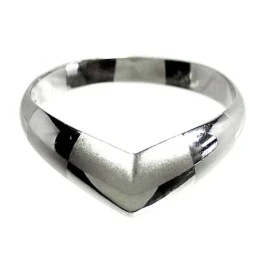 Sortija oro blanco 18K mate y brillo. Peso: 2,3gr.. [152]