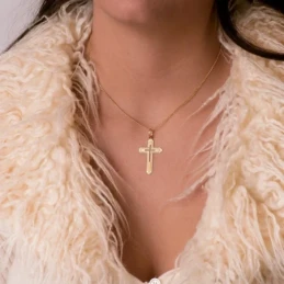 Cruz Oro 18k unisex 35 mm. detalles tallados borde relieve centro cru