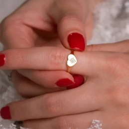 Sortija Oro 18k mujer cabeza forma corazón circonita centro lisa deta