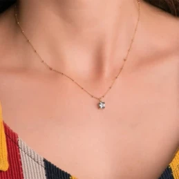 Colgante Oro 18k mujer 5.5 mm. piedra forma cuadrada color aguamarina