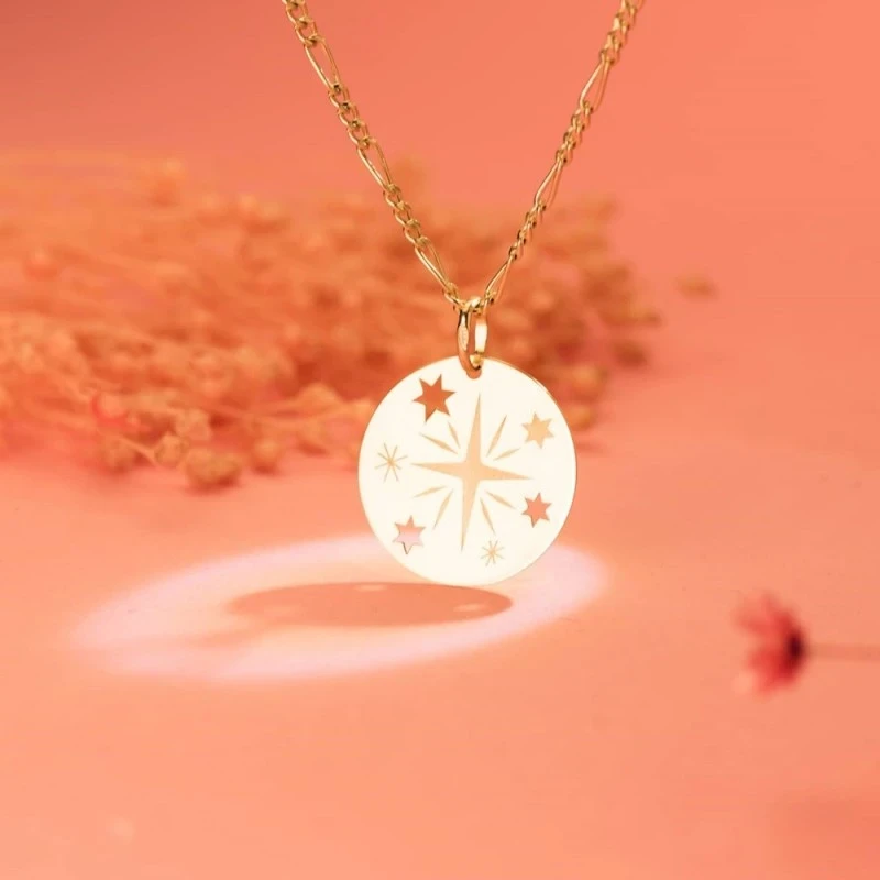 Rosa de los Vientos Colgante Amuleto Oro 18k unisex 18 mm. calada. Gr