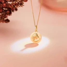 Leo Horóscopo Colgante Oro 18k mujer 13 mm. matizada. Grabación inclu