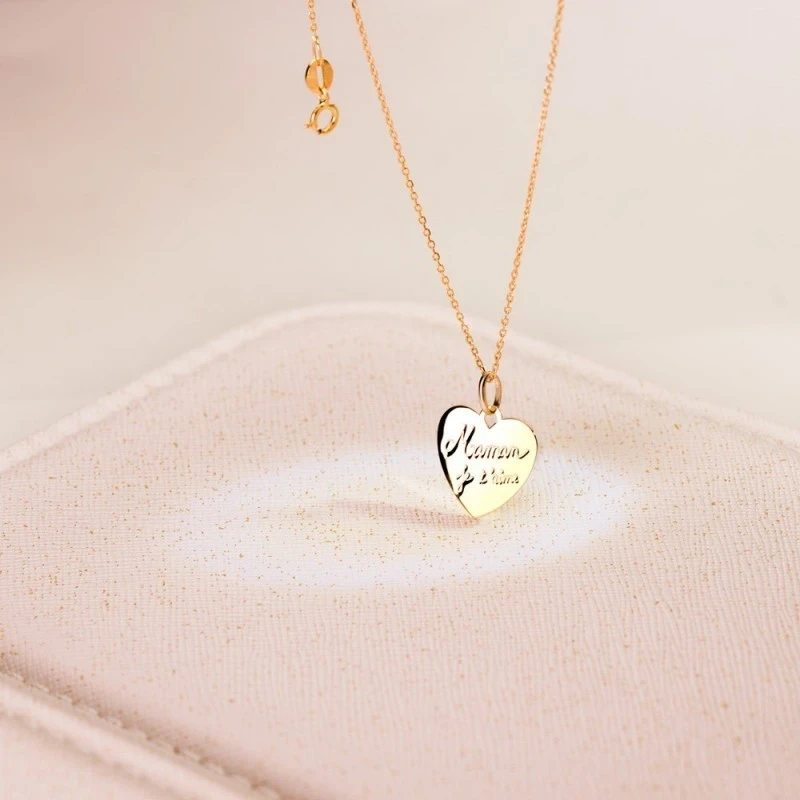Colgante Oro 18k mujer 14 mm. corazón forma mensaje MAMAN JE T AIME