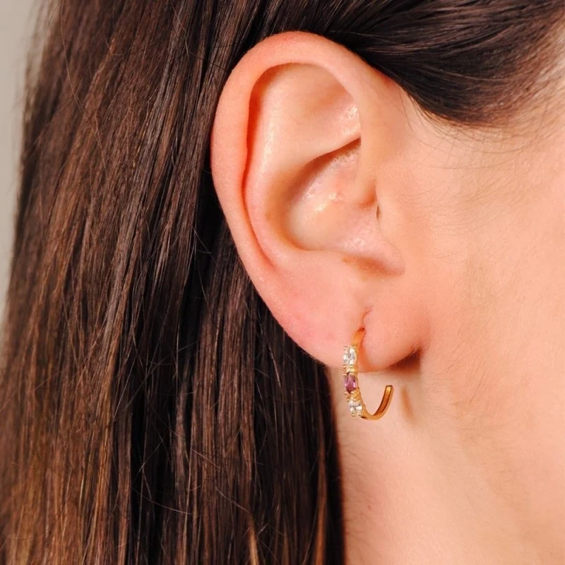 Pendientes Oro 18k mujer 15 mm. medio aro piedra amatista