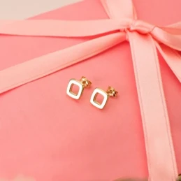 Pendientes Oro 18k mujer 8 mm. cuadrados calados