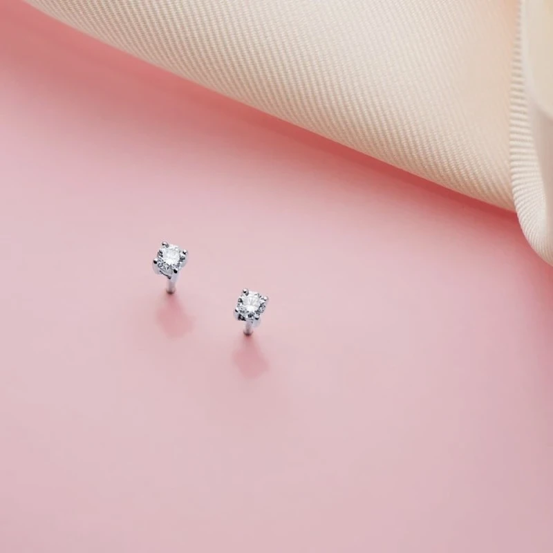 Pendientes Oro Blanco 18k mujer diamante 0.10ct.