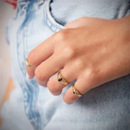 Solitario Oro 18k bebé circonita redonda color aguamarina centro cabe