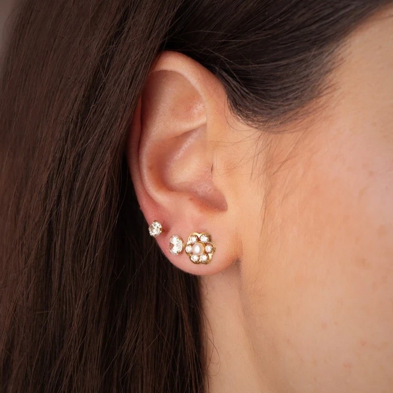 Pendientes Oro 18k Primera Comunión niña 8.5 mm. forma flor circonita