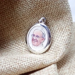 Papa Francisco Medalla Plata Ley 925m 30 mm. resina plástica transpar