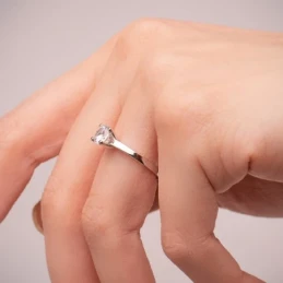 Solitario oro blanco 18k circonita 5.5mm. [AA0476]