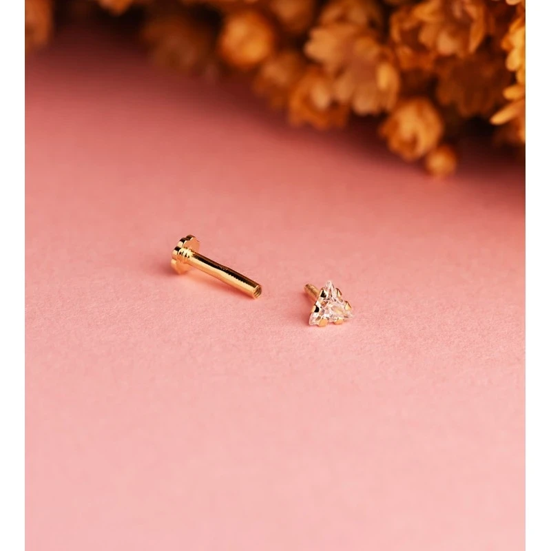 Piercing Pendiente para Oreja en Oro 18k forma triángulo 3.5 mm. con