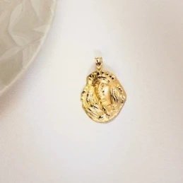 Esperanza de Triana Silueta Colgante en Oro de 9k con 28 mm. y detall