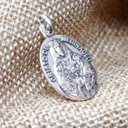 Cristo de Medinaceli Medalla Plata Ley 925m maciza 24 mm.. Grabación