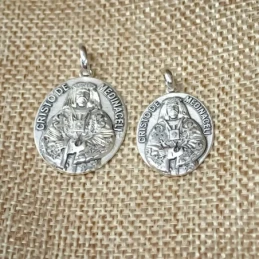 Cristo de Medinaceli Medalla Plata Ley 925m maciza 24 mm.. Grabación