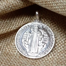 San Benito Escapulario Medalla en Plata de Ley 925m maciza de 30 mm.