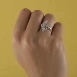 Sortija oro blanco 18k mujer cabeza alargada circonitas formas calada