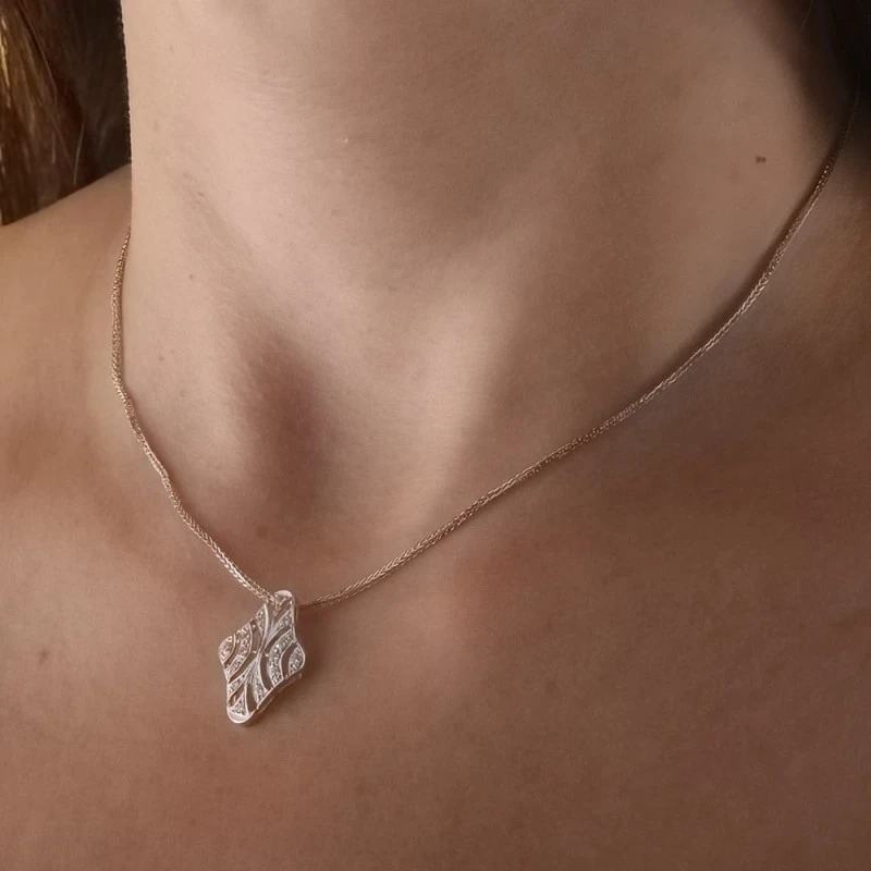 Gargantilla oro blanco 18k mujer colgante alargado circonitas formas