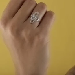 Sortija oro blanco 18k mujer cabeza ovalada circonitas borde centro l