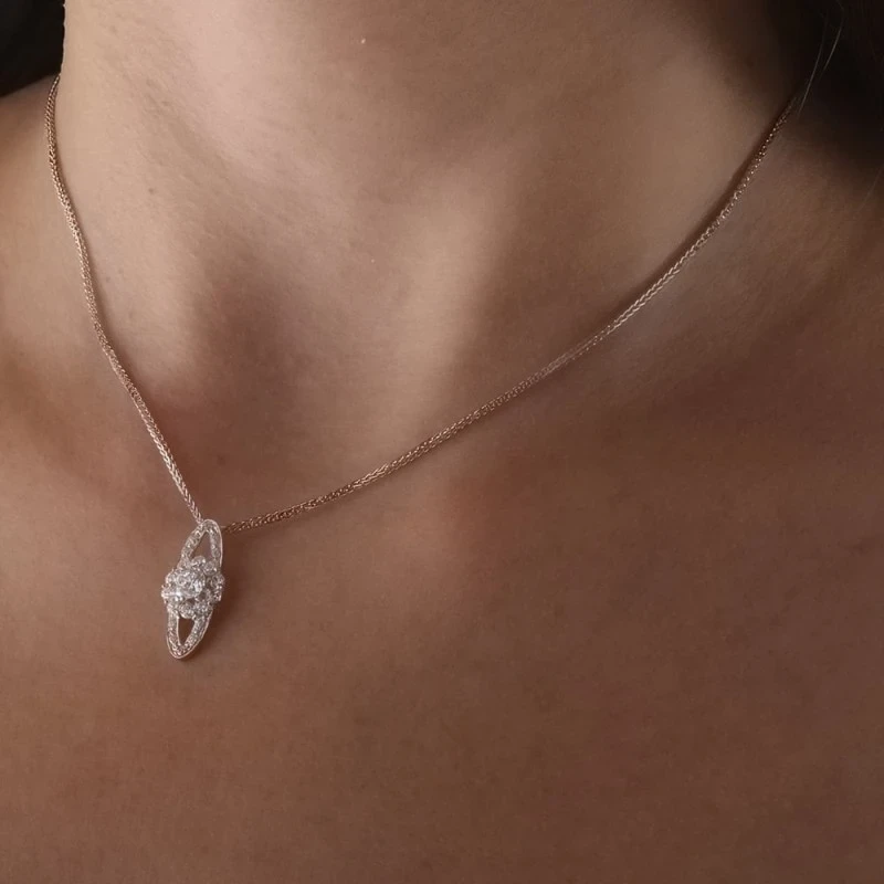 Gargantilla oro blanco 18k mujer 45 cm. colgante ovalado 20 mm. borde