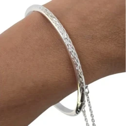 Pulsera Rígida Media Caña en Plata de Ley 925m de 60 mm. interior det