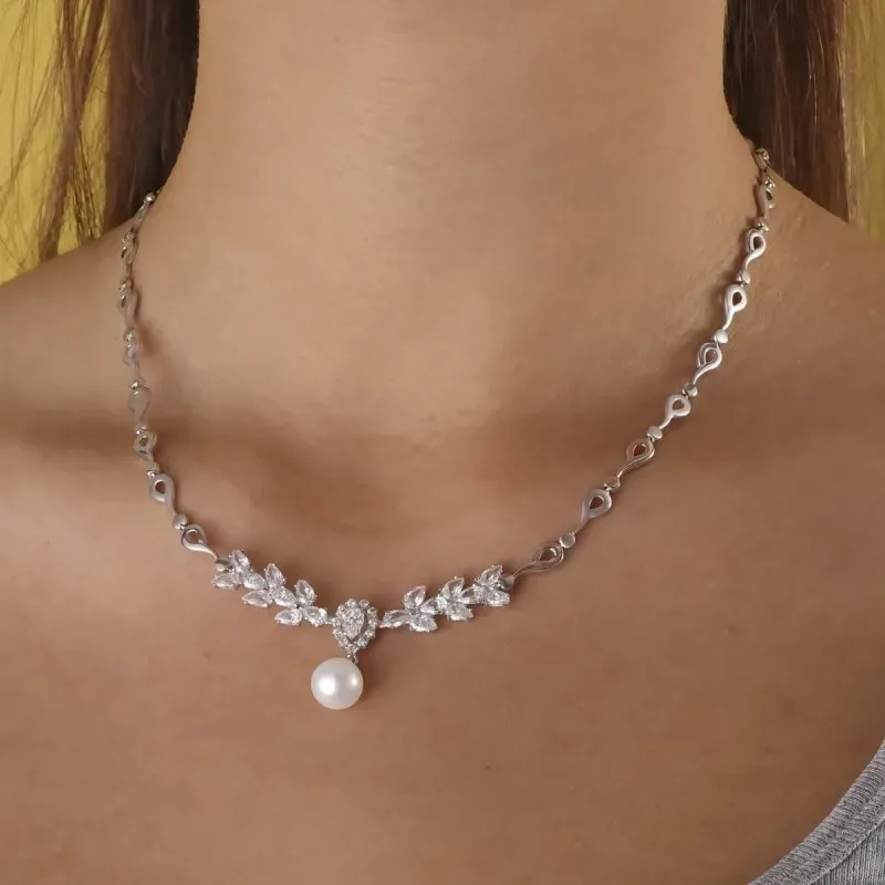 Gargantilla oro blanco 18k mujer 45 cm. perla cultivada 10 mm. circon