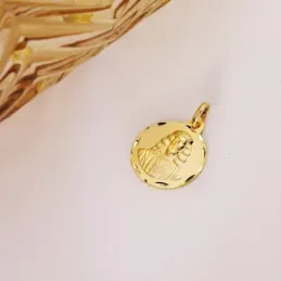 Cristo de Medinaceli medalla oro 18k unisex 18 mm. tallado detalles b