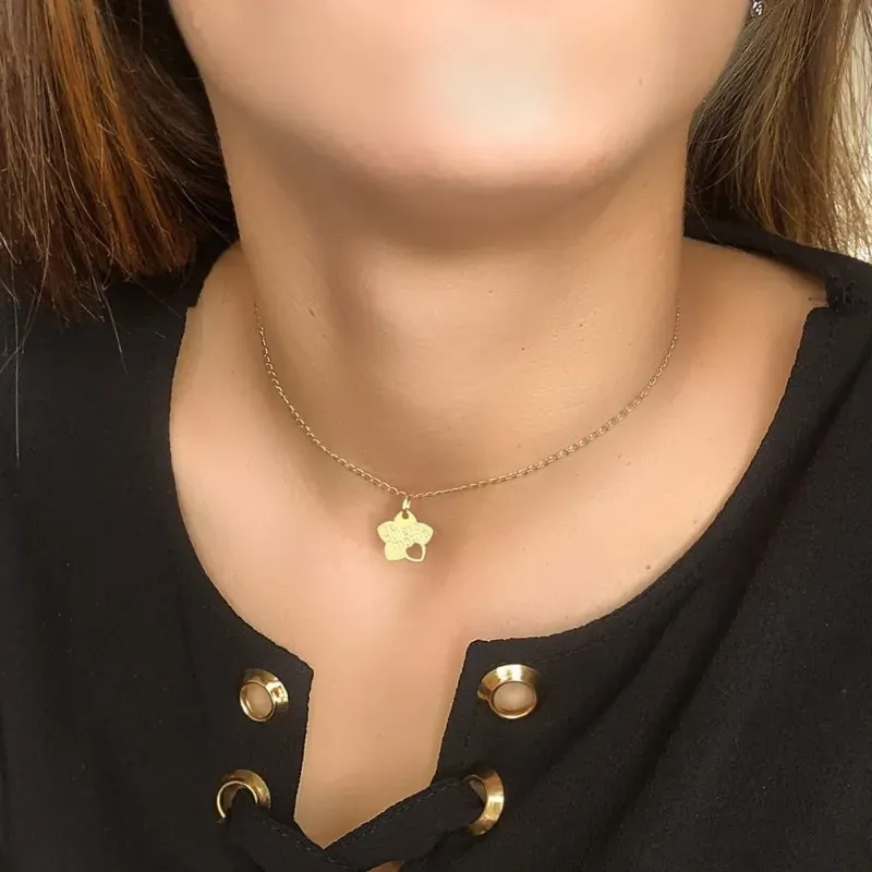 Colgante oro 18k mujer 15 mm. forma flor mensaje TE QUIERO MAMÁ coraz