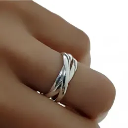 Sortija plata Ley 925m triple alianza enlazada ancho 2mm. cada una lisa [AC1659]
