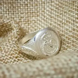 Real Madrid Sello en Plata de Ley 925m hombre escudo centro cabeza y