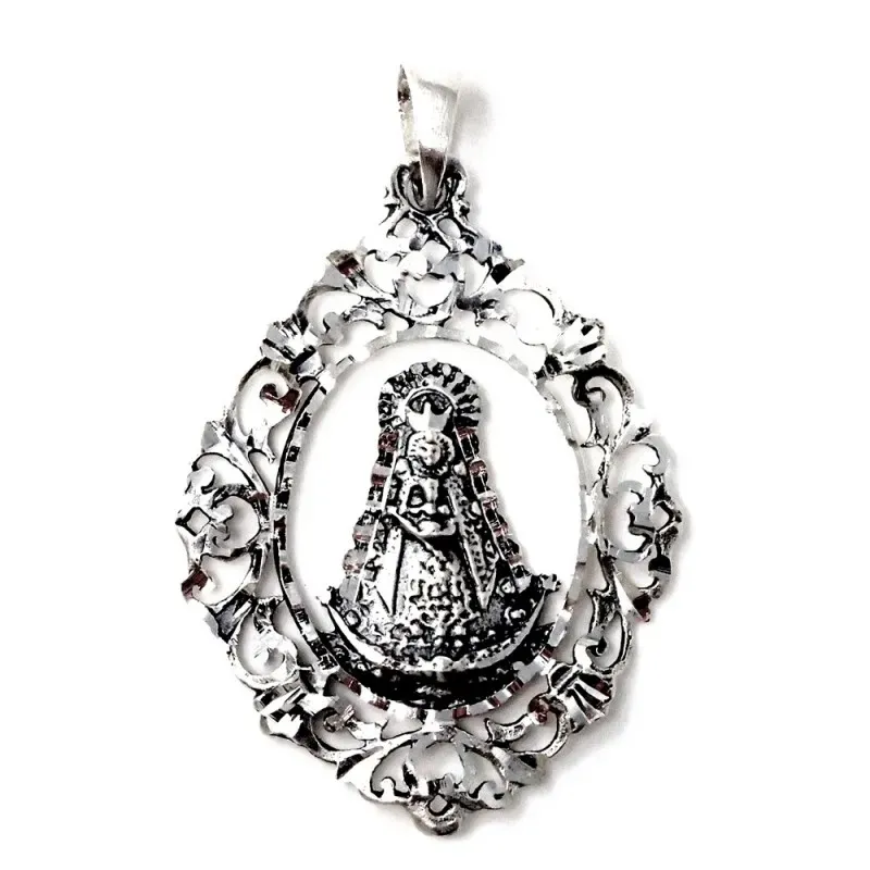 Medalla colgante plata Ley 925m maciza 40mm. Virgen del Rocío cerco calado detalles trasera lisa
