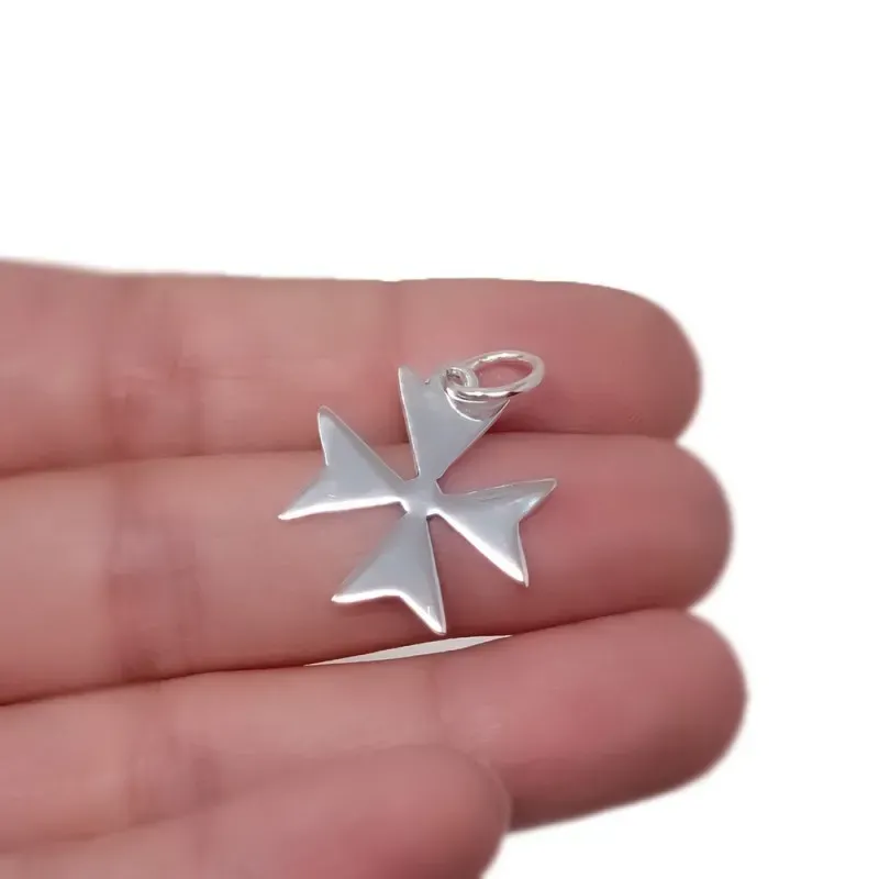 Cruz de Malta Colgante en Plata de Ley 925m macizo de 20 mm. emblema