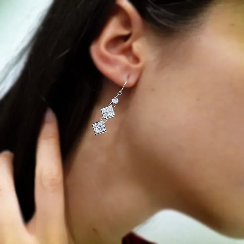 Pendientes oro blanco 18k largos circonitas cierre hippie [378]