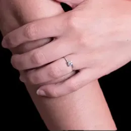 Solitario oro blanco 18k circonita [AB3056]