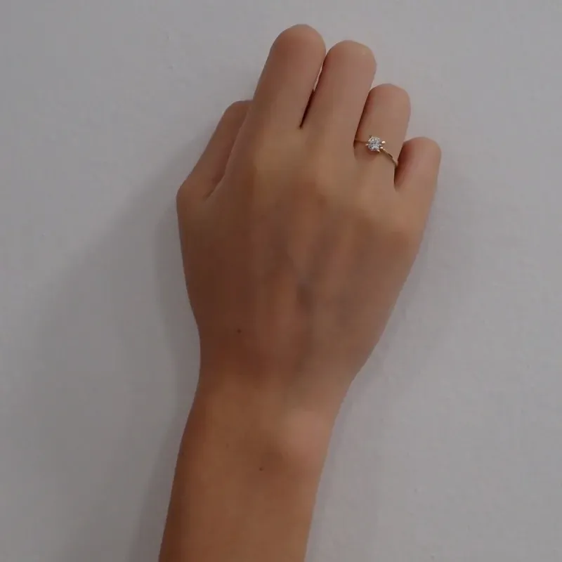 Solitario oro 18k detalle circonita 4.5mm. [AB8757]