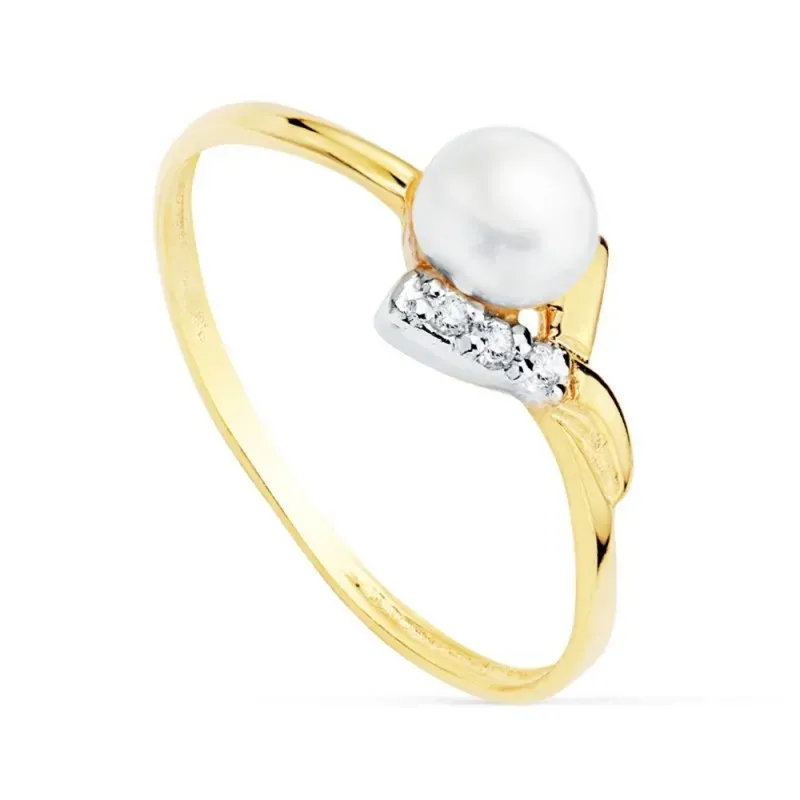 Sortija oro bicolor 18k niña entrelazado circonitas perla 4.5mm. banda lisa
