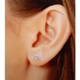Pendientes Oro Blanco 18k modelo Tu Diamante (2 Diamantes 2mm. 0,08 cts.) Medida: 4,65mm.