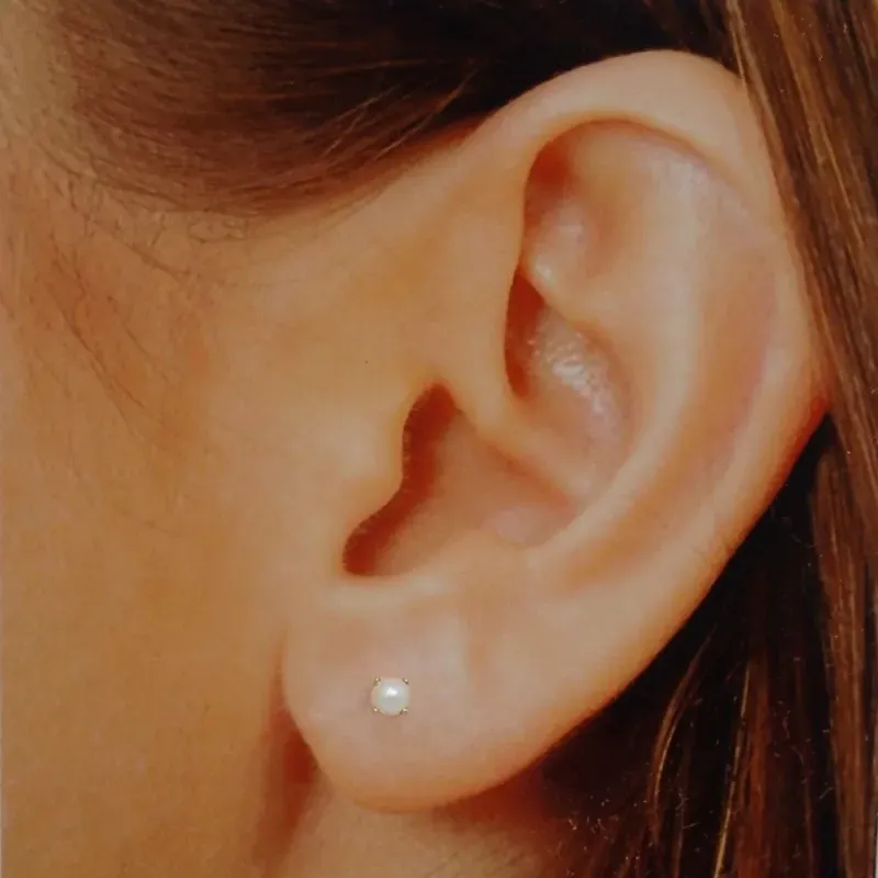 Pendientes Oro Amarillo 18k modelo Aretes de Bebé (2 Perlas Cultivadas) Medida: 3mm.