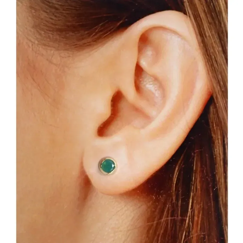 Pendientes oro 18k chatón 6.5mm. piedra verde cierre presión mujer