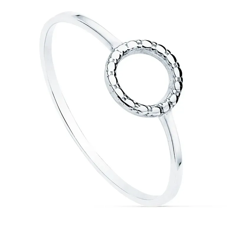Sortija oro blanco 18k lisa motivo redondo 7.5mm. tallada ancho 1mm. mujer