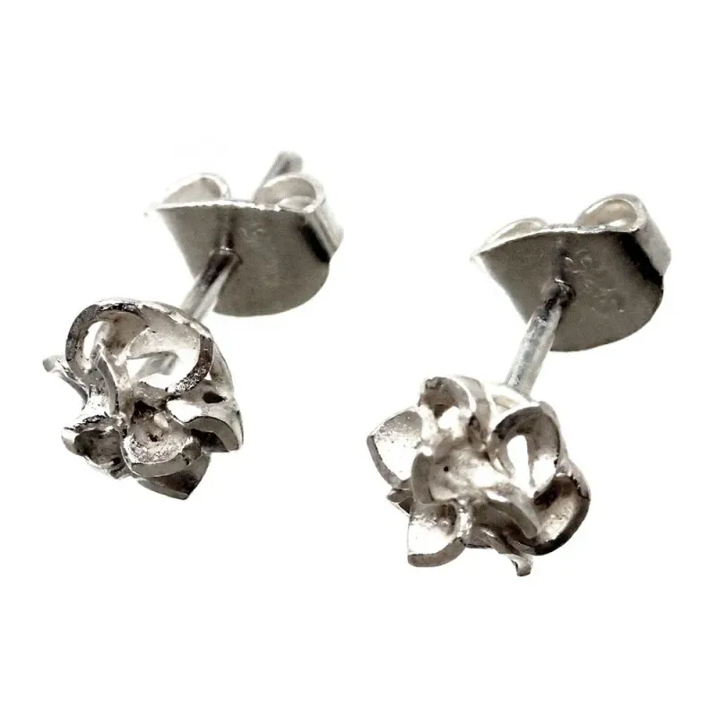 Pendientes plata Ley 925m flor relieve 7mm. formas cierre presión