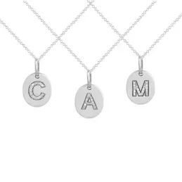 Colgante personalizado con cadena Oro Blanco 18k modelo Circles Diferentes iniciales.