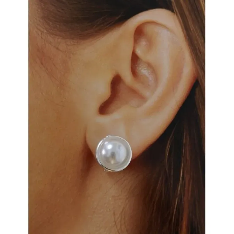 Pendientes plata Ley 925m media perla 12mm. filo liso cierre omega