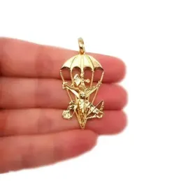 Cristo de la Legión Brigada de Paracaidistas colgante oro 18k unisex