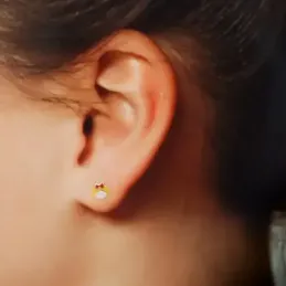 Pendientes oro 18k niña 5.4 mm. forma niña esmaltada color cierre tor