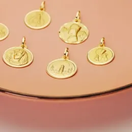 Virgen de los Desamparados Medalla Oro 18k unisex 18 mm. bisel liso.