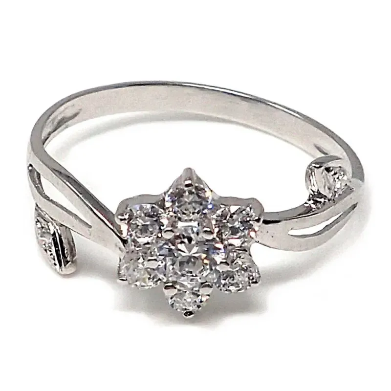 Sortija oro blanco 18k motivo flor circonitas [AB4587]