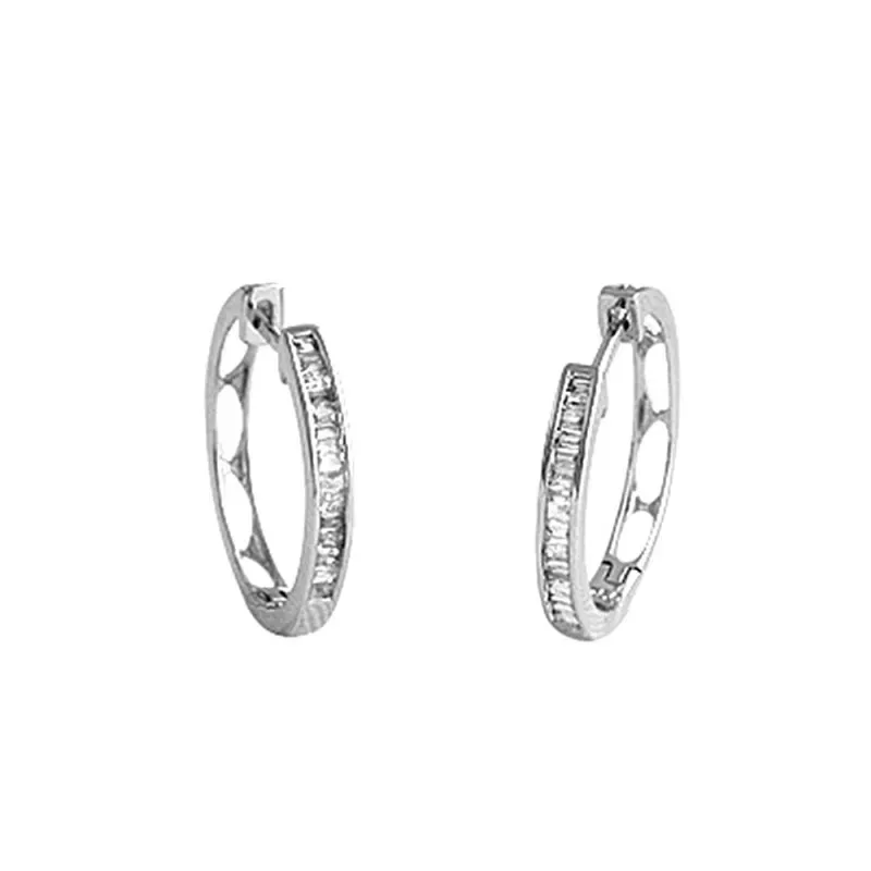 Pendientes Oro Blanco 18k modelo Viena (30 diamantes. 0,20 cts.) Medida: 15mm.