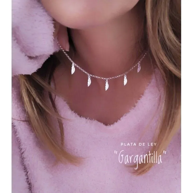 Gargantilla plata Ley 925m cadena rolo 42cm. detalles plumas 11mm. colgando